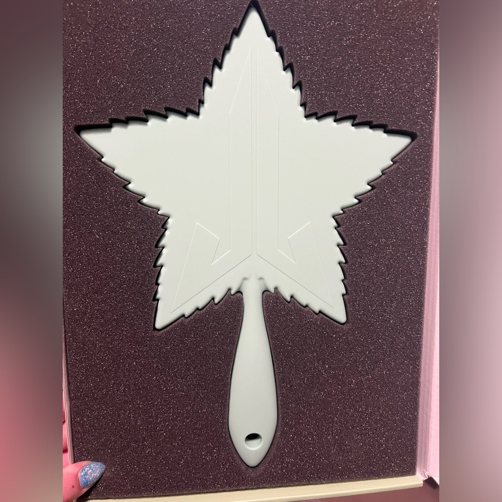 Jeffree Star 420 green leaf mirror opened but never used